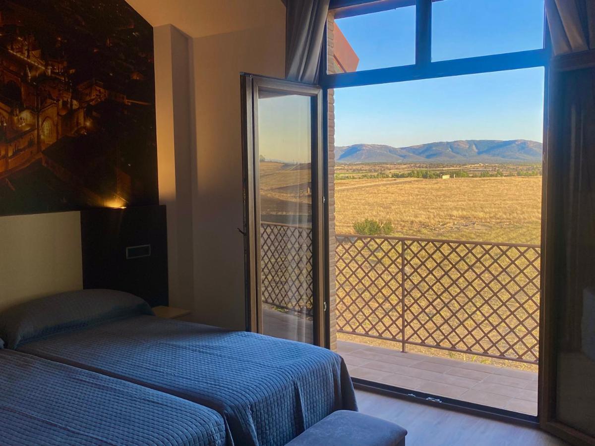 Hotel-Asador Montes Oretanos Pulgar エクステリア 写真